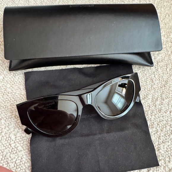 Saint Laurent SL M94
Black Sunglasses with Gold Accent YSL - Picture 13 of 15